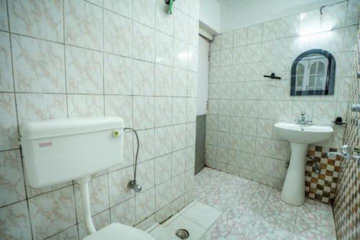 Room 5 of 24