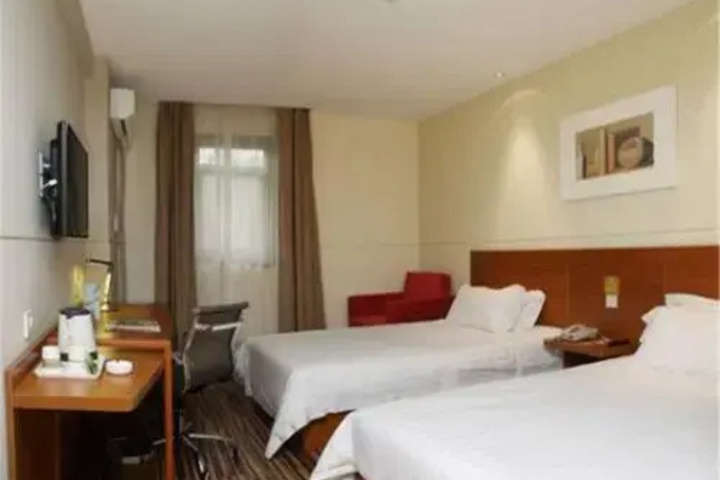 Room 3 of 11