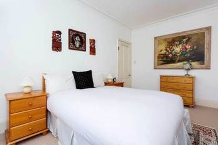 Room 12 of 25