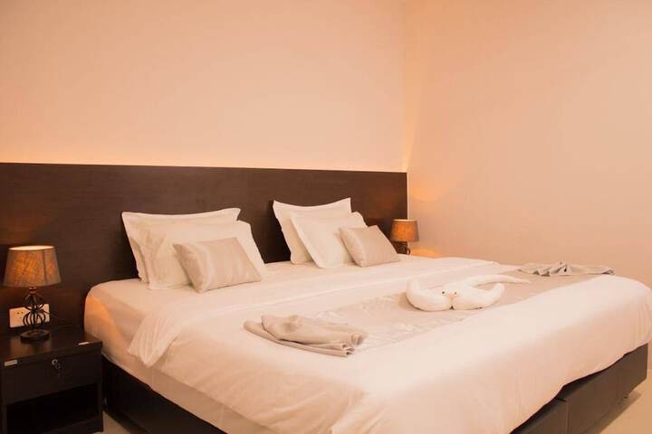 Room 6 of 23