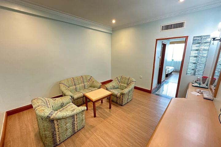 Room 12 of 44