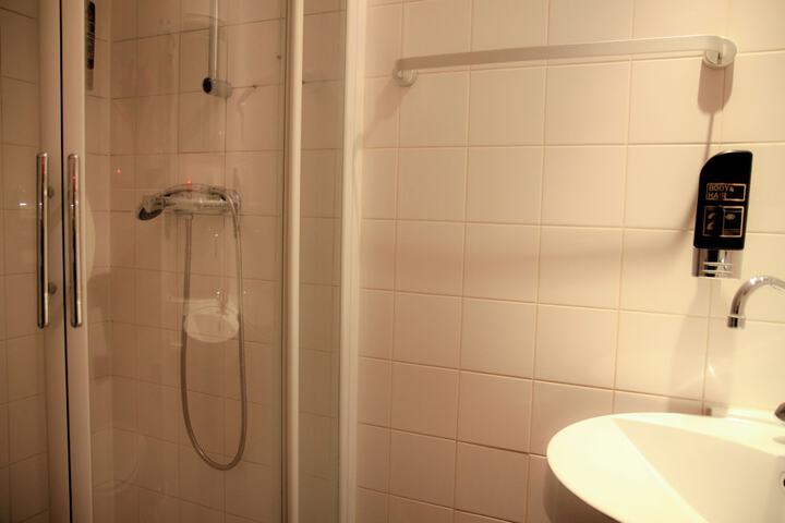 Room 41 of 132
