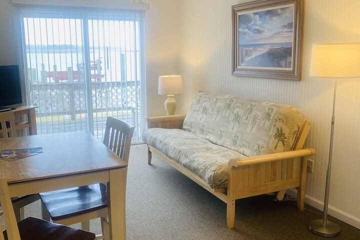 Room 7 of 36