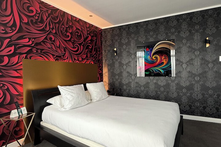 Room 46 of 62