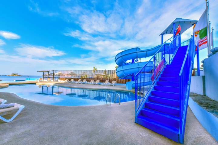 Pool Hotel