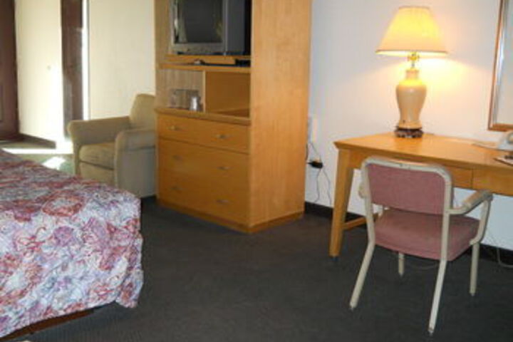 Room 8 of 24