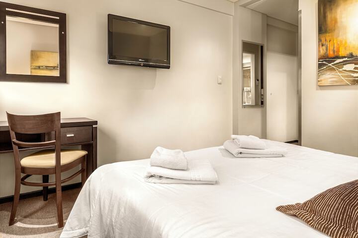 Room 10 of 34