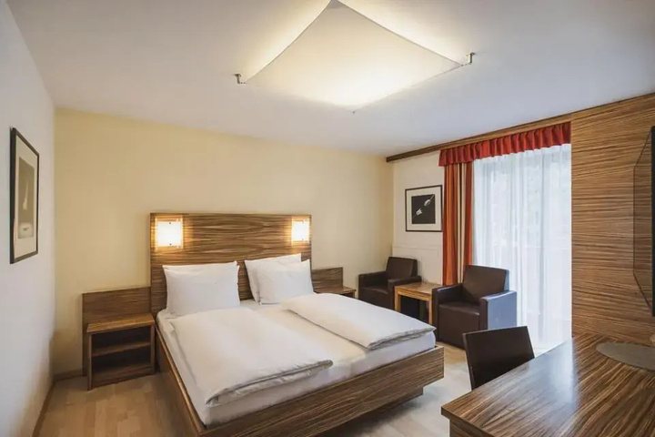 Room 5 of 23