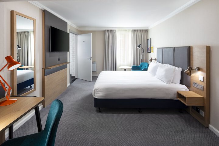 Room 15 of 68