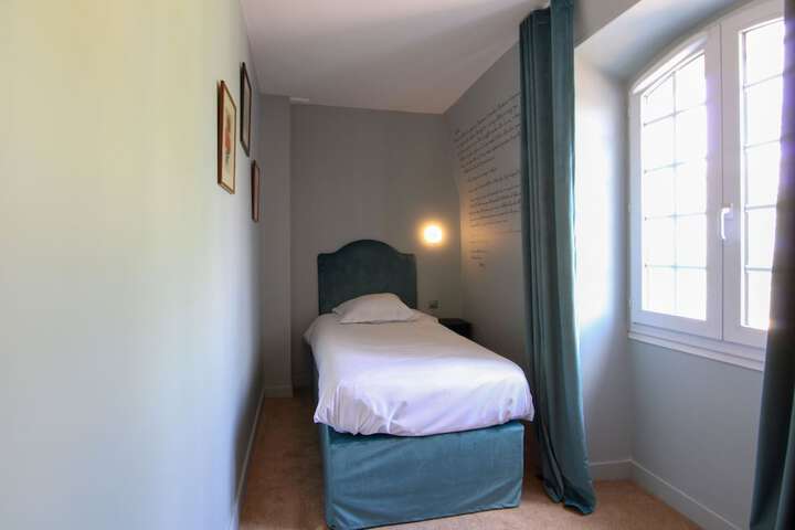 Room 35 of 75