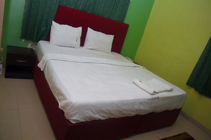 Room 5 of 35