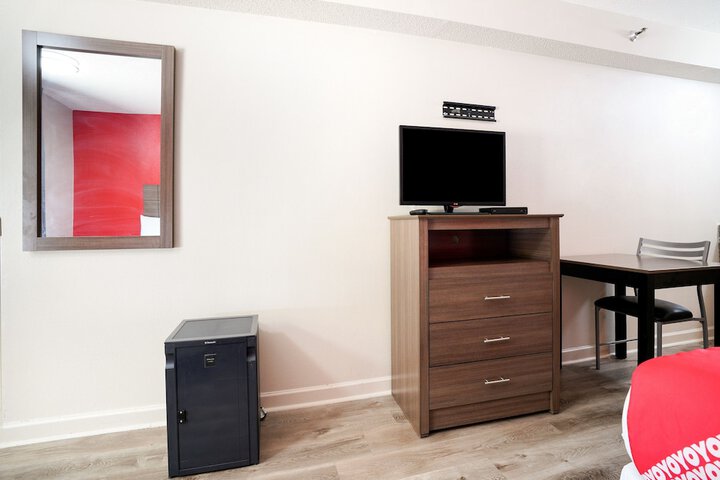 1 Queen Bed (15 of 19)