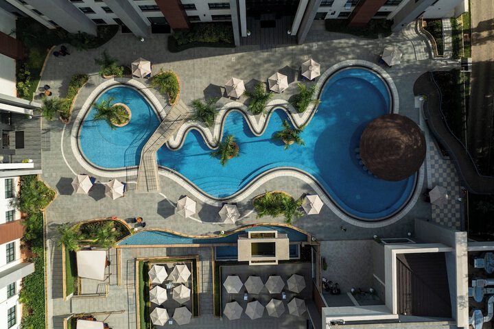 Pool 24 of 65