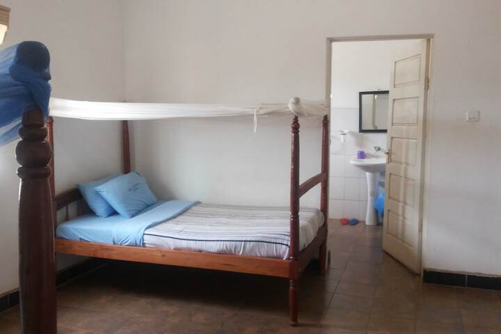 Room 6 of 47