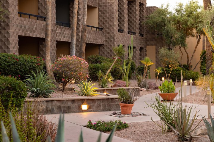 Hotel Exterior 72 of 77
