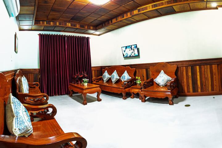 Room 18 of 28