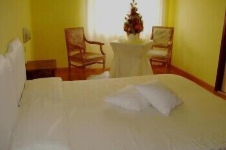Room 8 of 43
