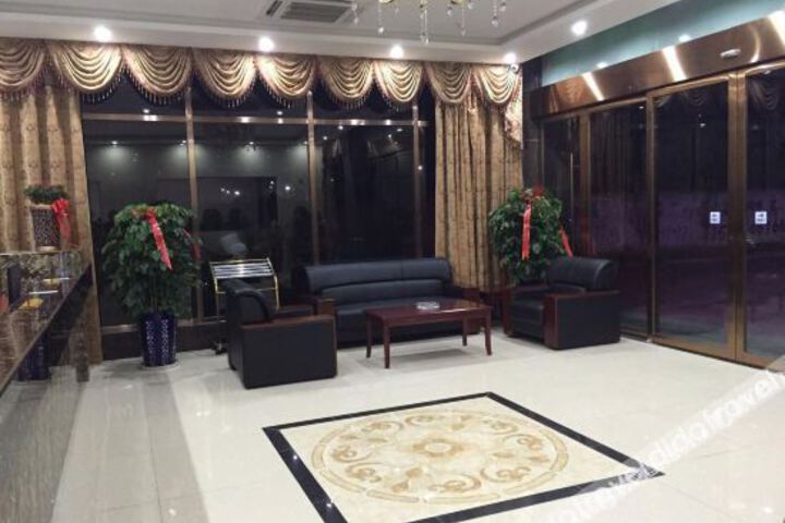 Hotel Interior 7 of 18