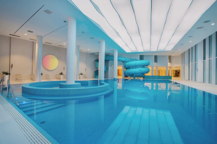 Pool 15 of 35