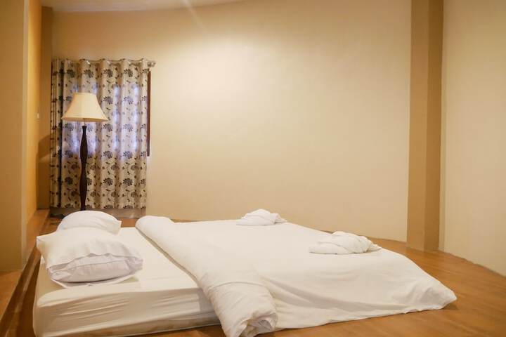 Room 28 of 63