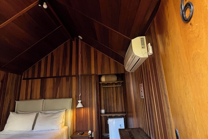 Room 6 of 39