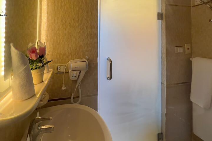 Room 46 of 80
