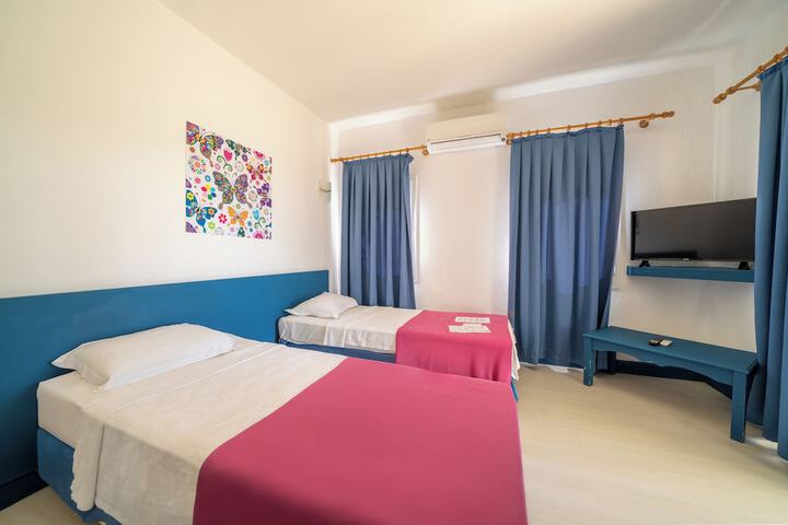 Room 10 of 104