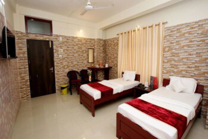 OYO 9637 Hotel Upasana Palace 2