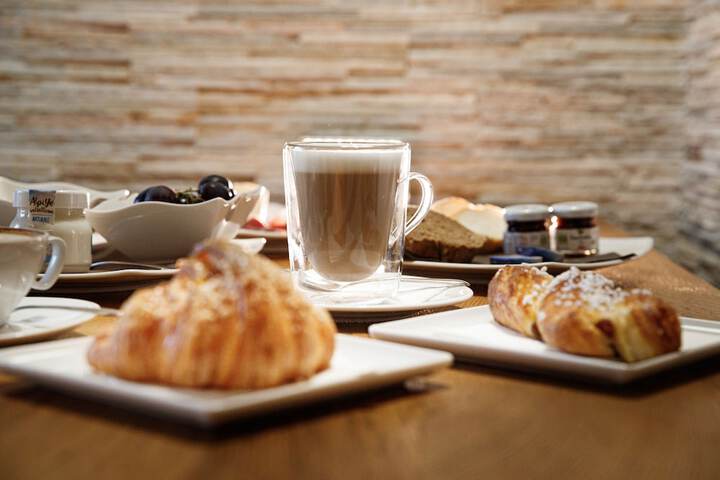Breakfast/Coffee Service 72 of 99