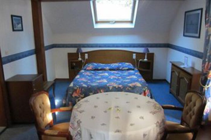Room 32 of 68