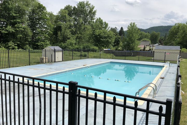 Swimming pool at Lantern House Motel