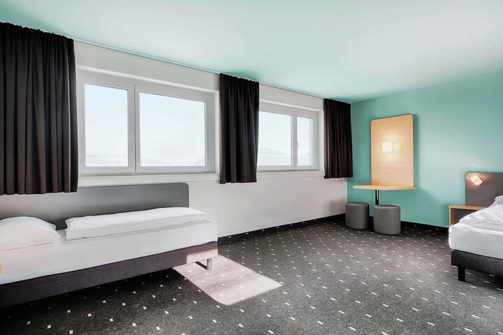Room 10 of 34