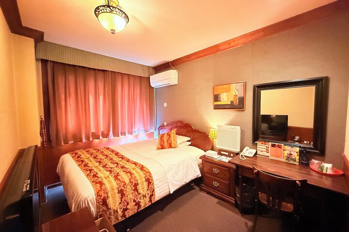 Room 28 of 67
