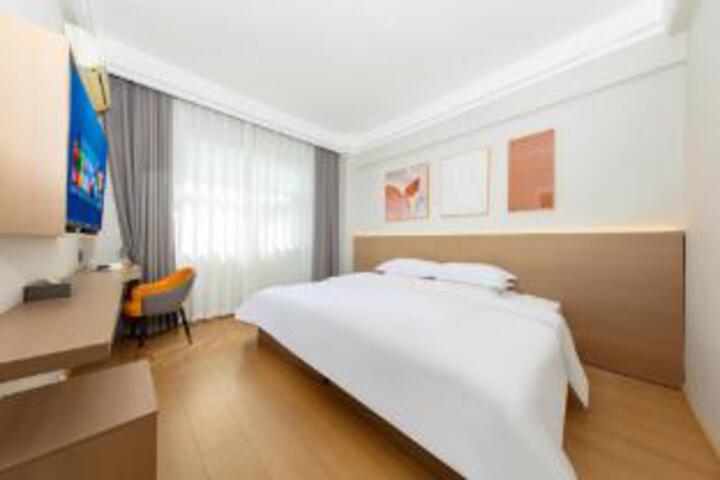 Room 8 of 8