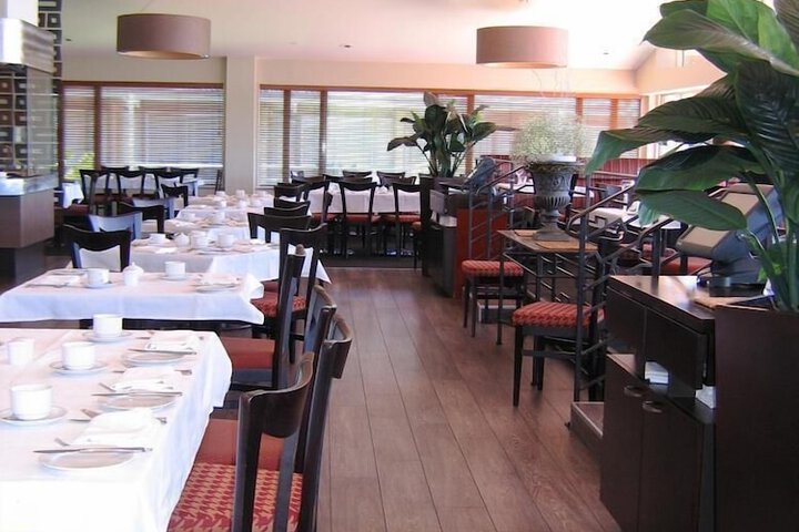 Dining 63 of 100