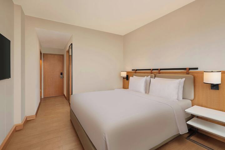 Room 15 of 50