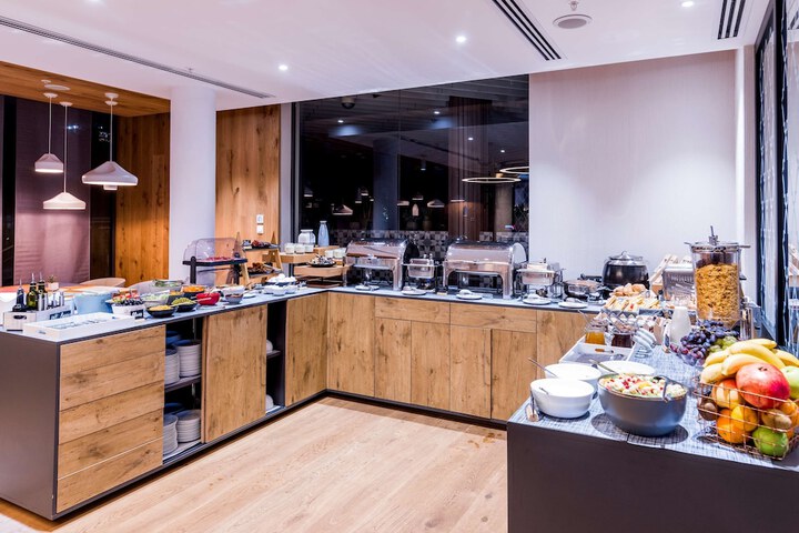 Breakfast/Coffee Service 96 of 129
