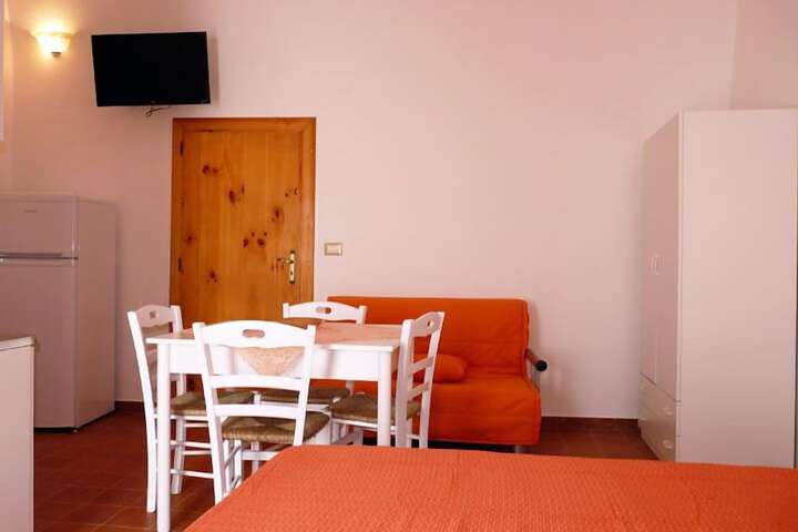 Room 8 of 35