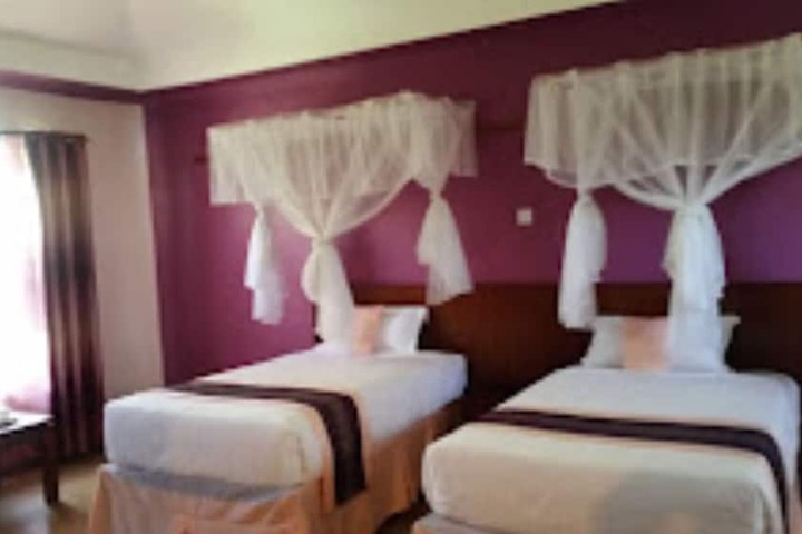 Room 12 of 19