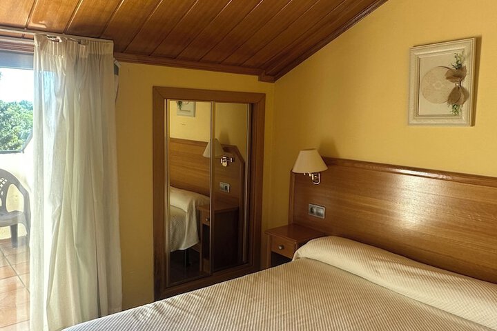 Room 12 of 26