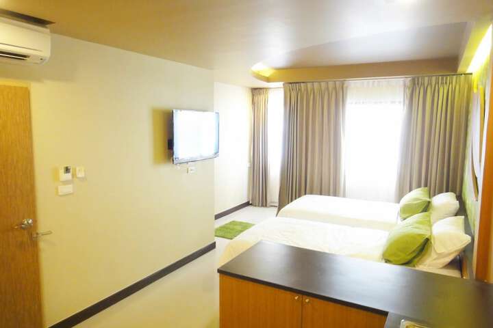 Room 10 of 20