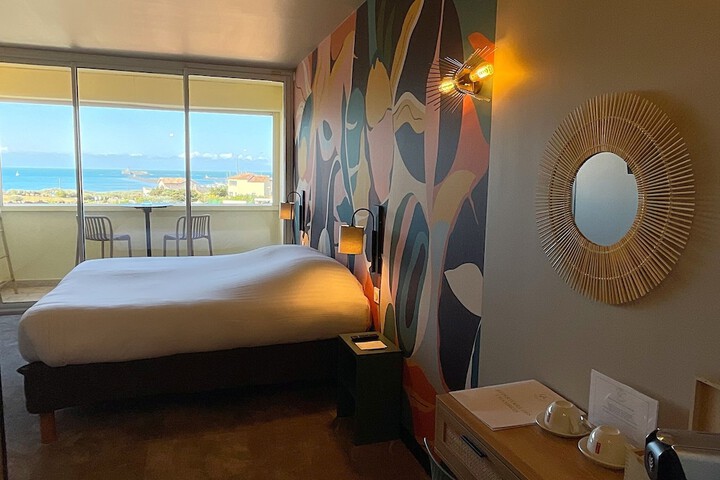 Room 13 of 21