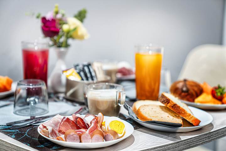 Breakfast/Coffee Service 33 of 36
