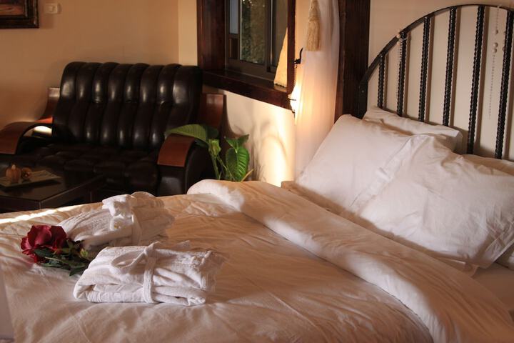 Room 2 of 91