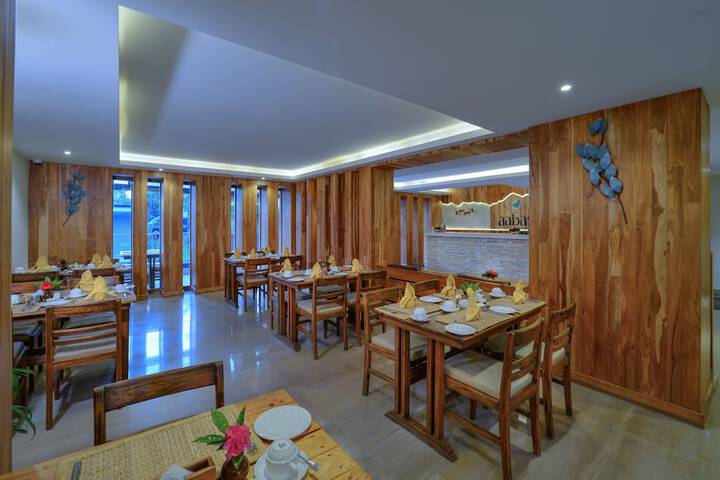 Dining 38 of 60