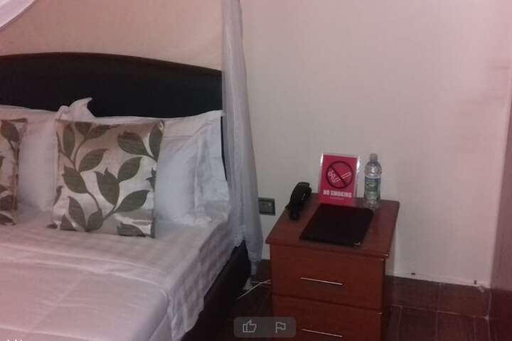 Room 9 of 26