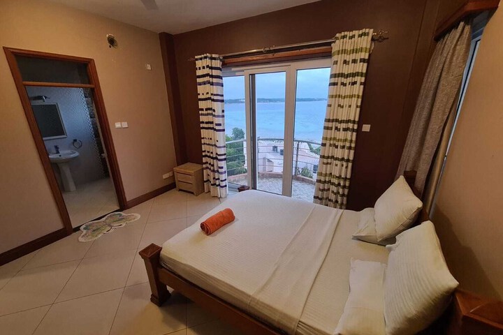 Room 17 of 190