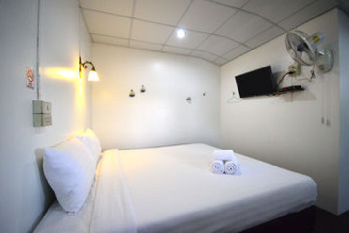 Room 44 of 59