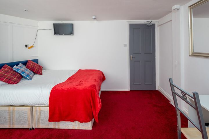 Room 20 of 38