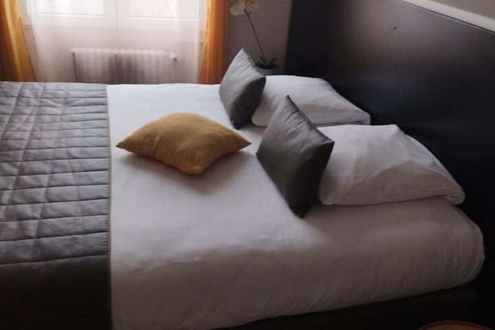 Room 6 of 44